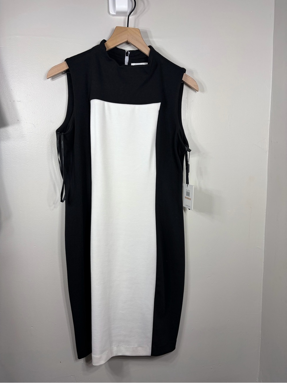 Calvin Klein Dress Size 12 NWT Black Ivory Colorblock Sheath Sleeveless